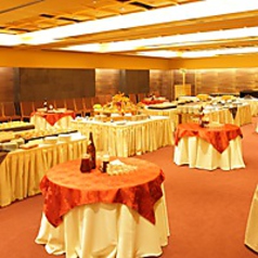 ３階大広間は、テーブル席での宴会はもちろん、200名規模の立食パーティにも対応可能★