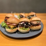 女子会にもってこいのミニバーガーもご用意