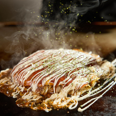 お酒が進むお好み焼きや鉄板焼き有!トッピングも豊富◎