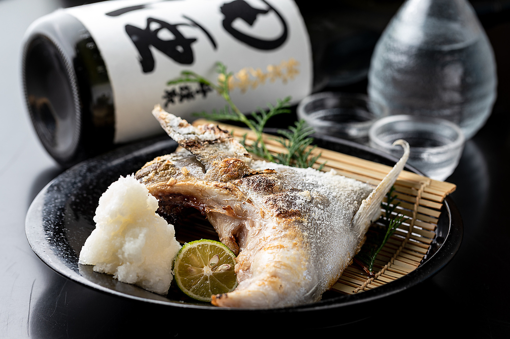 美味しい料理を豊富な銘酒と共にご堪能下さい