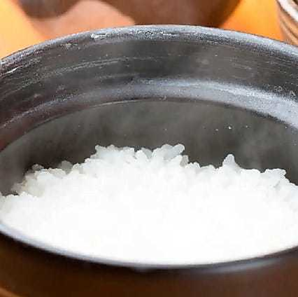 注文を受けてから炊き上げる出来たての羽釜ごはんは必見！