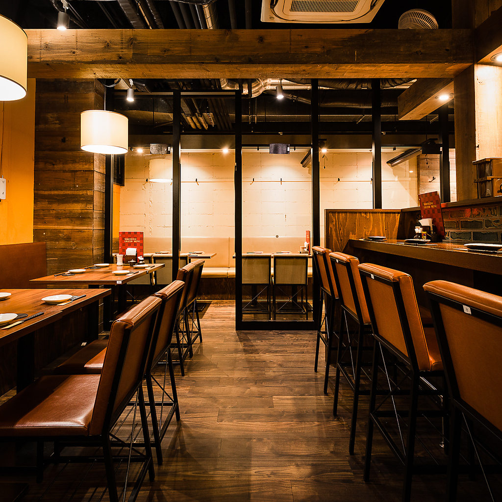 【市ケ谷駅徒歩1分】最大24名様で貸切OK！ガラスで仕切られたモダンな空間で賑やかなご宴会に是非◎