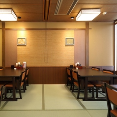 ゆったりとした和空間で楽しいひとときをお過ごしください。※店舗により部屋の配置・席数が異なる場合がございます。