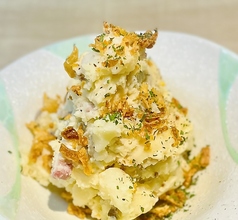 パンチェッタといぶりがっこのポテサラ