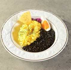 〆の黒カレー