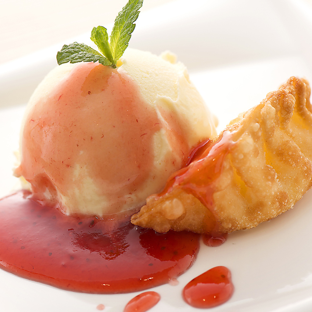 フルーツ餃子のアイス♪他では食べられないデザート！