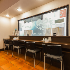 お一人様でのご来店も大歓迎のカウンター席!