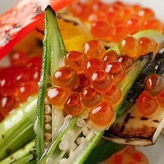 焼き野菜柚子マリネ いくら乗せ