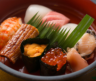 すし中のお寿司は、職人が握る本物の味。