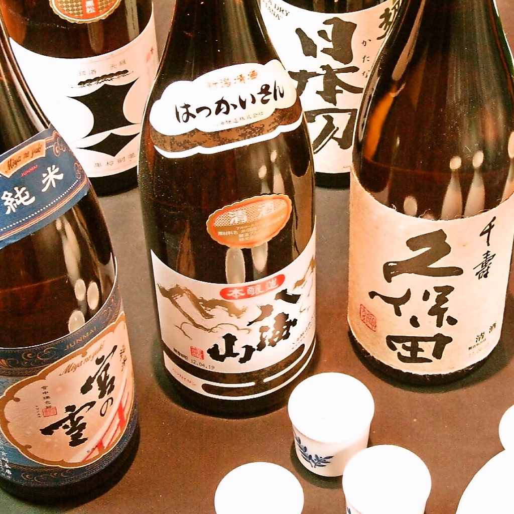 東海の地酒などを中心に日本酒・焼酎を豊富に取り揃え。