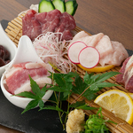 新鮮馬肉「馬刺し盛合せ」