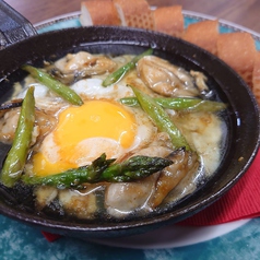 広島産・牡蠣と卵のアヒージョ