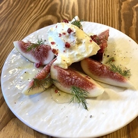 SNS映え間違いなし！店主自慢の創作料理。