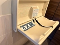 女性トイレには、おむつ交換台も設置しています。