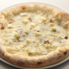 クアトロ・フォルマッジオ　(4種チーズのピザ)