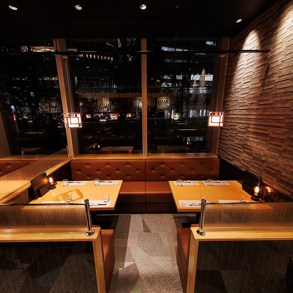 宴会個室では人数に合わせてレイアウトも自由自在！和を基調とした風情ある店内でゆったりと