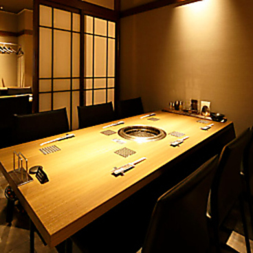 炭火焼肉やなぎ家 新さっぽろ店の雰囲気1