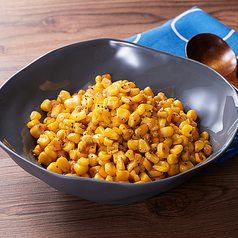 甘み広がる 鉄板コーンバター