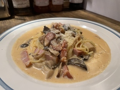 キノコとベーコンのクリームパスタ