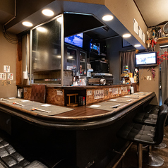 レトロ肉バル炙りやんの雰囲気2