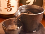 酒好きも唸る全国各地から取り寄せた日本酒や地酒を種類豊富にご用意しております。ぜひご賞味下さい