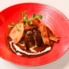 牛ほほ肉の柔らか煮込み~プレミアムブラックと味噌の香り~