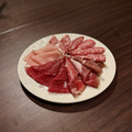 料理メニュー写真&nbsp;生ハム＆サラミ
