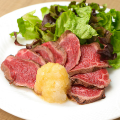 サロマ和牛の藁焼きタタキ　～鬼おろしポン酢仕立て～