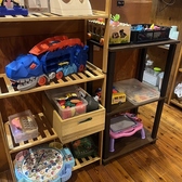 【お子様連れの親御様も安心◎】お子様が楽しめる豊富なおもちゃが揃っています♪男の子も、女の子も楽しめるアイテムを用意しているので、親御様も安心してお過ごしいただけます!