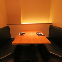 【ソファー個室 2~4名】足元楽々なソファー席♪個室なので、少人数宴会にぴったり!ご友人やご家族との飲み会やお食事におすすめ◎