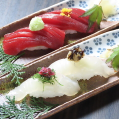 天然本鮪握り 山葵卸し 黄身香煎/天然鯛握り 梅紫蘇 松前卸し