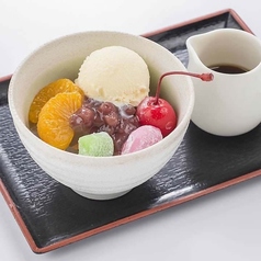 クリーム白玉あんみつ/白玉あんみつ