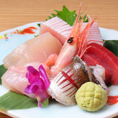鮮度抜群◎お造り盛合せは贅沢なのどぐろ入りもご用意♪