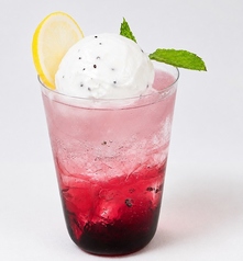 ［夏季限定］カシスソーダ × キャビアアイス（ノンアルコール）