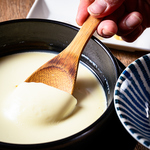 もう一つの名物の手仕込み豆腐。豆乳とにがりのみで作りました。