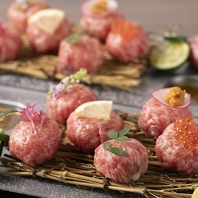 可愛い見た目に心躍る♪色鮮やかな肉と魚の各種手毬スシ