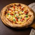 料理メニュー写真&nbsp;ポテトとベーコンのピザ