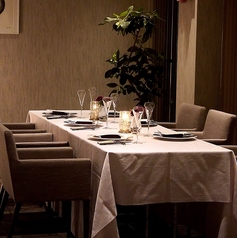 少人数の団体様やお子様連れのご家族様に、気兼ねなくお食事をお楽しみ頂けます※土曜日は個室のご予約をお受けしておりません。ご希望頂きましてもお受け出来かねますので、予めご了承下さい（平日2,420円／祝日3,630円）※ホットペッパーでは個室の予約は取れませんので、お電話にてご確認下さい