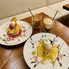クレープパフェは当店オリジナル!