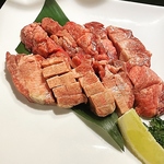 当店おすすめ★厚切り牛タン★上質な肉本来の旨味を存分に味わえる逸品です！肉好きな方々に大好評♪