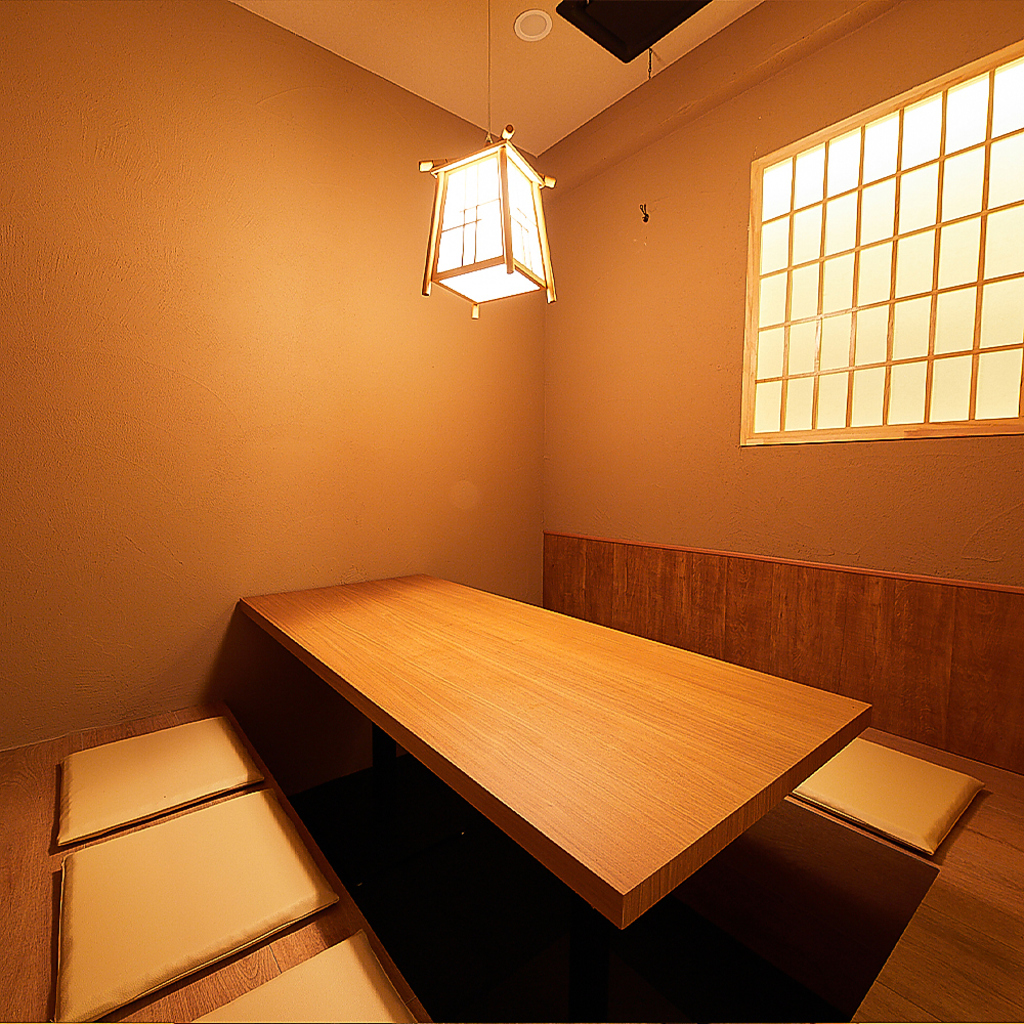 当店では新宿でのデートにもピッタリのカップルシート完全個室席もご用意しております!!デートにも◎