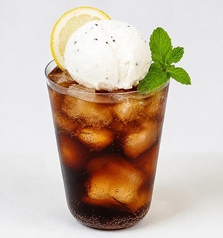 ［夏季限定］コーラ × キャビアアイス（ノンアルコール）