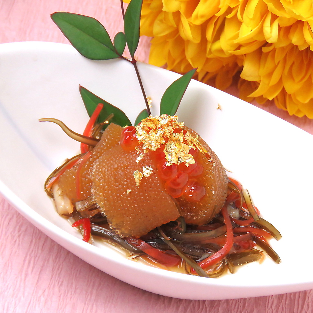 繊細な味わいの料理は見た目も鮮やか。季節の食材を活かし、日本食の良さを存分に感じられる料理です