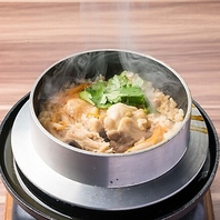 鮮度抜群！名物のふんわりつくねや鶏釜飯を堪能◎