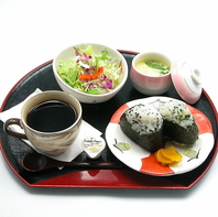 朝7時30分からモーニングも