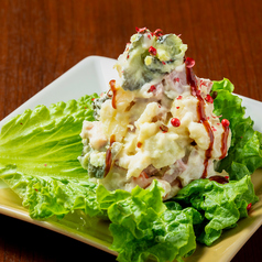 燻製鴨の大人のポテトサラダ