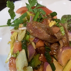 ヤム・ヌア・ヤーン　炙り牛肉のピリ辛サラダ