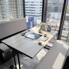 4名様用のソファー席です。