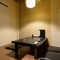2名様～4名様用のお座敷完全個室。扉のあるお部屋ですので、接待などのプライベートなご会食にも適しています。