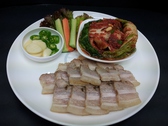 ボッサムキムチと柔らかい豚肉と野菜 